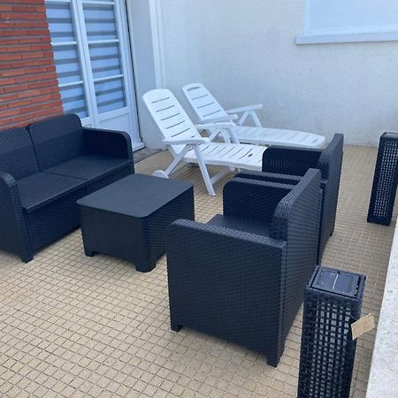 Appart Avec Terrasse Proche Plage - Classe 2 Etoiles 屈克 外观 照片